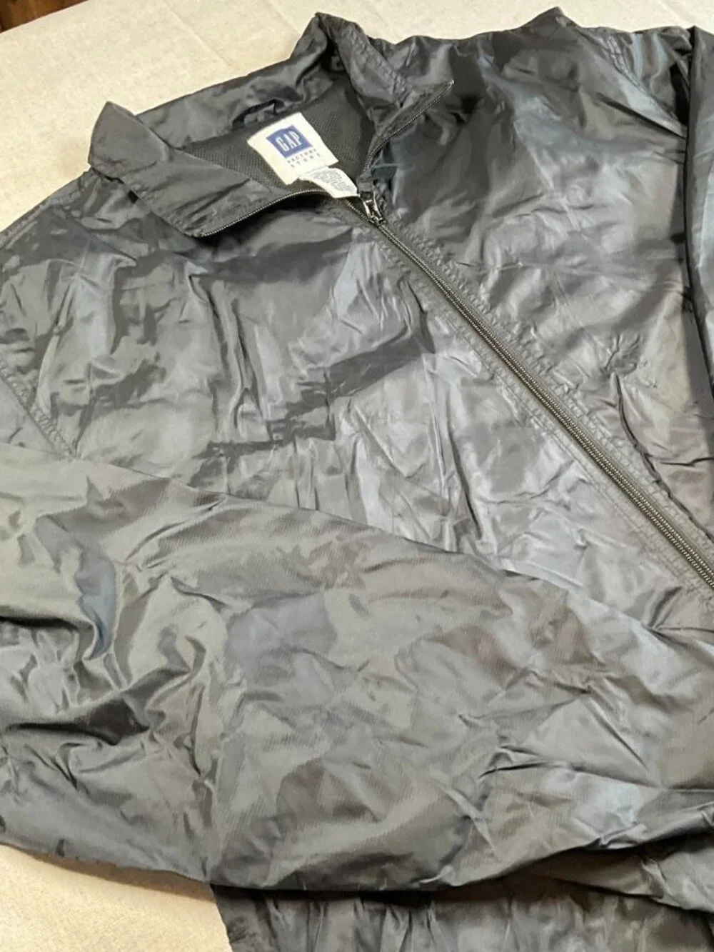 Mens GAP Factory Store Black Polyester Nylon Full Zip Windbreaker Jacket(XLarge)